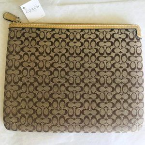 NEW! COACH F61035 SKHM9 Khaki Signature Tablet Sleeve MSRP $88
